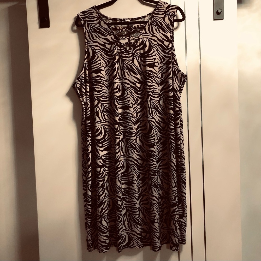 2X Animal Print Sleeveless Dress Lattice Neckline Black /Tan Swimsuit Coverup